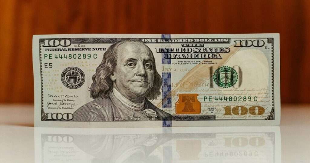 U.S.-Dollar-Bill